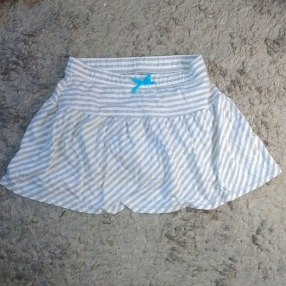 Gray and white skirt with shorts built in XXL/2XG